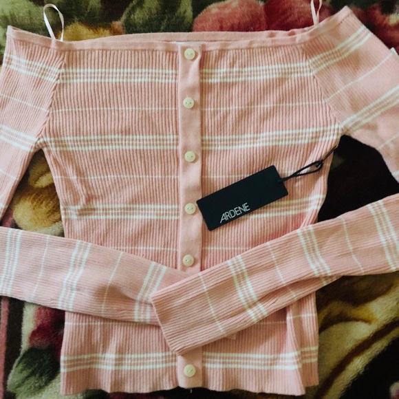 Ardene- Off the shoulder button down❤️ - Picture 2 of 3